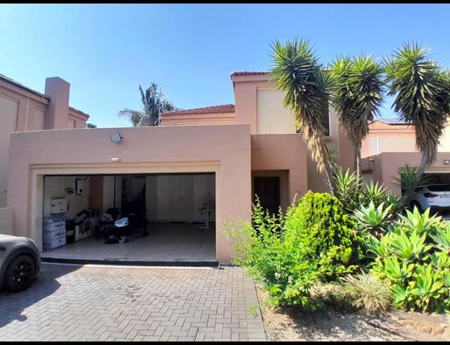 3 BEDROOM TOWNHOUSE FOR SALE IN ELDO VILLAGE
